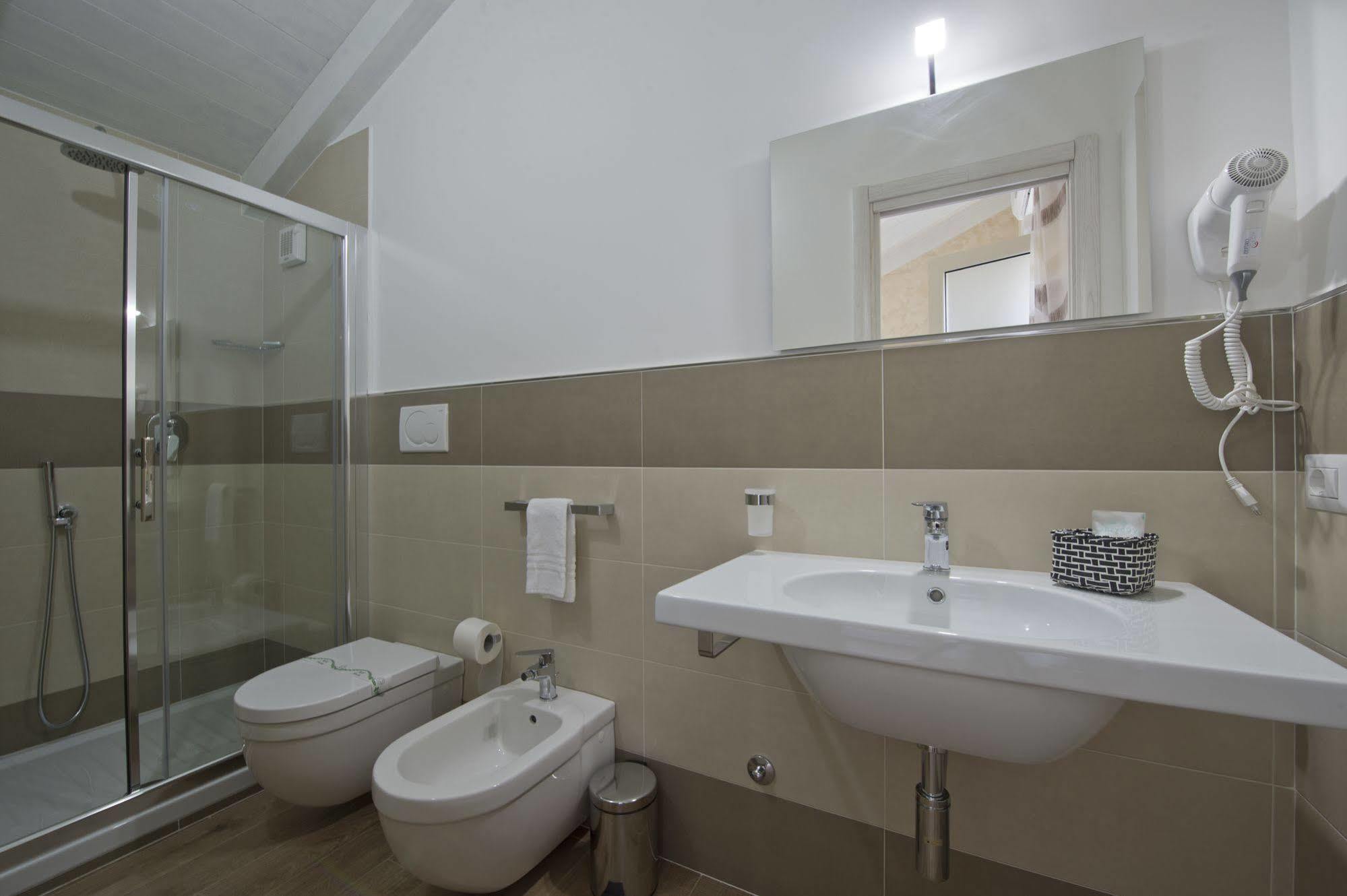 Bed and Breakfast Gli Dei Gemelli Аджерола Экстерьер фото