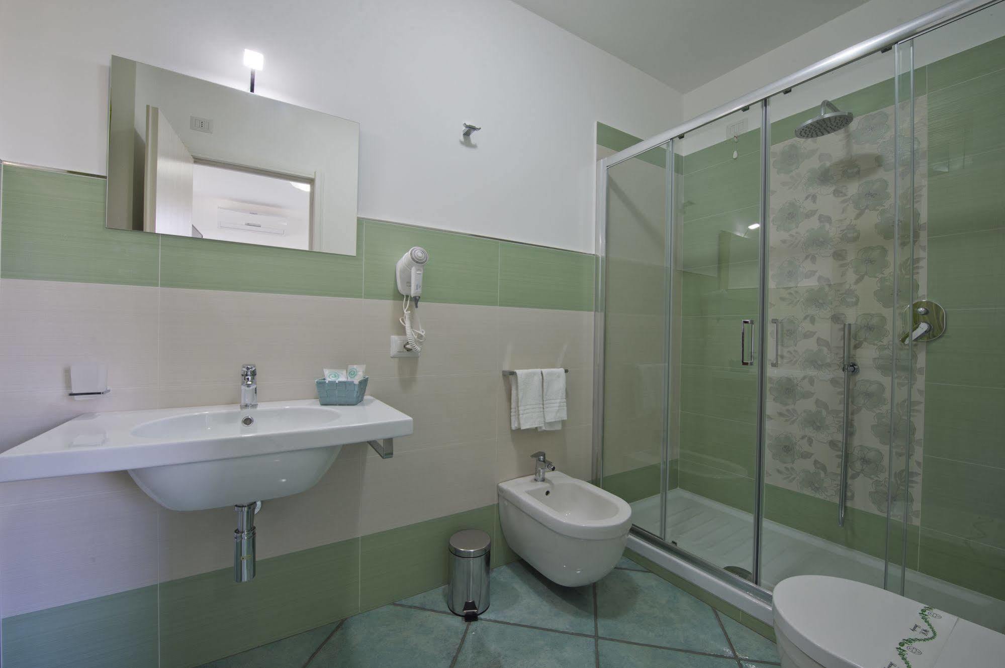 Bed and Breakfast Gli Dei Gemelli Аджерола Экстерьер фото