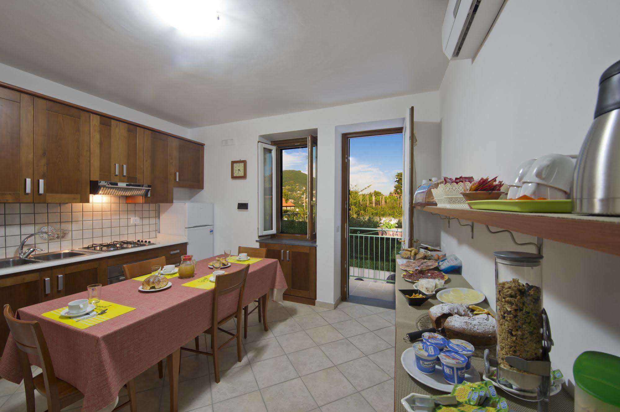 Bed and Breakfast Gli Dei Gemelli Аджерола Экстерьер фото